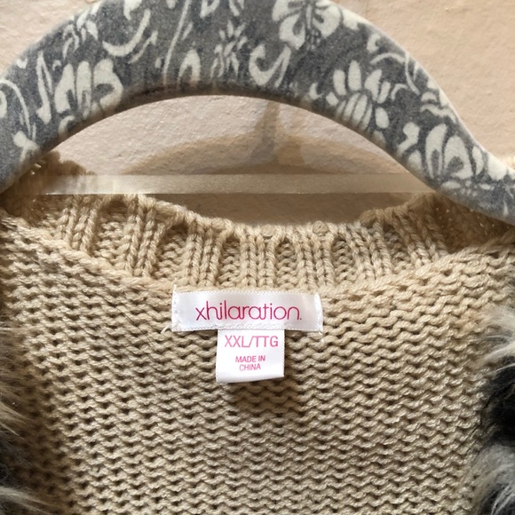 Faux fur vest - Picture 2 of 3